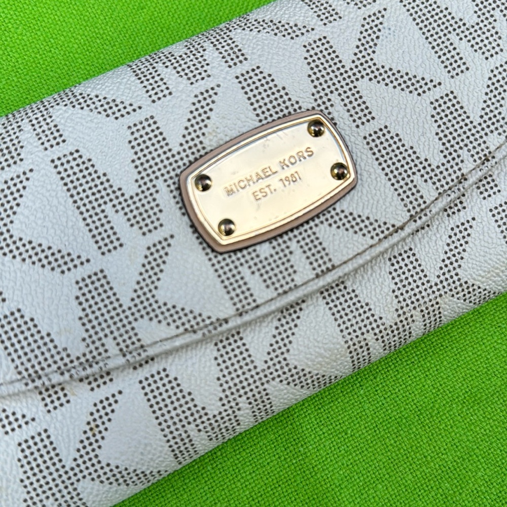 Michael Kors wallet